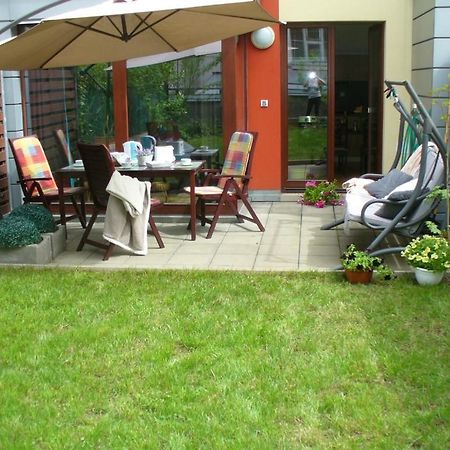 Garden Apartment With Garage In Central Prag Dış mekan fotoğraf