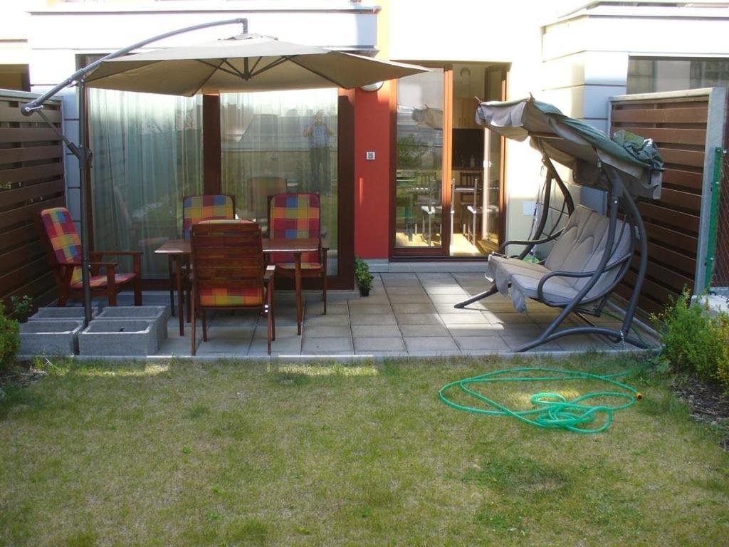 Garden Apartment With Garage In Central Prag Dış mekan fotoğraf